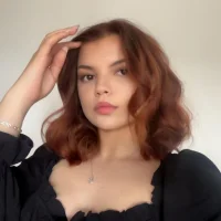 Eva_Linne Φωτ, Προφίλ