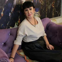 lauratopa8's Profile Pic