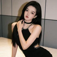 Amy-916 Φωτ, Προφίλ