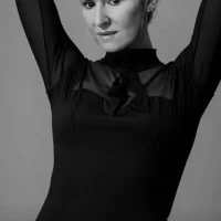 through_the_looking_glasss profilbillede