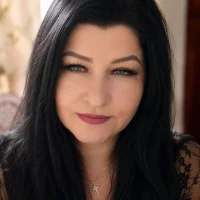 AthenaVox40's Avatar Pic
