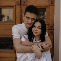 Gambar Profil Adrian_Sandra