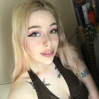 moonpieLolaa's Profile Pic
