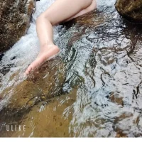 Flora_xyx webcam model