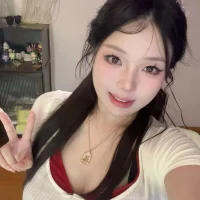 aLizzy_'s Profile Pic