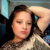 SluttyWhore6677's Avatar Pic
