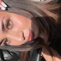 Yasmine-blue Adlı Modelin Avatarı