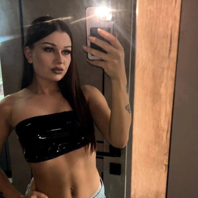 EliseNomik profile photo