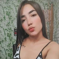 petitehot69's Profile Pic