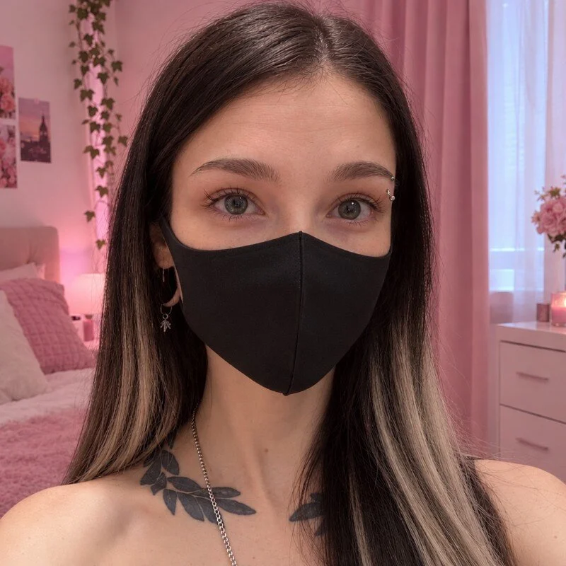 littleNaughtyKitten777 profile photo
