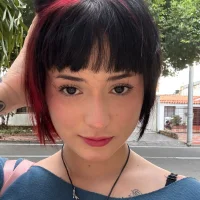 รูปอวาตาร์ของ AriaLuxx_