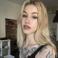 juicyluxie's Avatar Pic