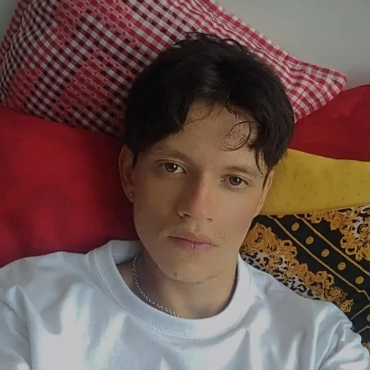 santihot089 profile photo