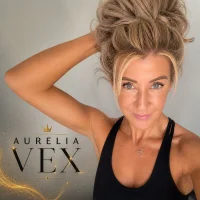 Slika avatara modela Aurelia-Vex