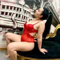LolaGinther's Profile Pic