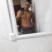 Itzdarkhz webcam