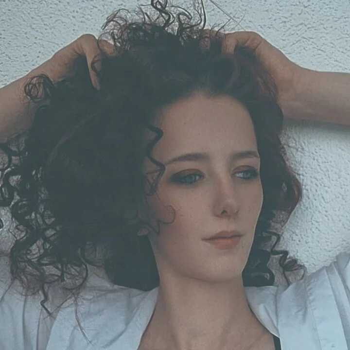 Lucy_Crystal