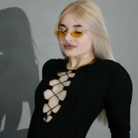 Alisonwandy Φωτ, Προφίλ