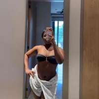 Wetsquirtrosey webcam