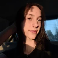 MelitaZmijewski's Avatar Pic