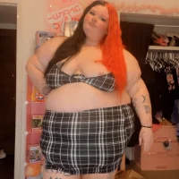 queeniemoon's Profile Pic