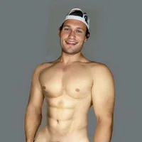 HornyUncutBoy Offline Chatraum