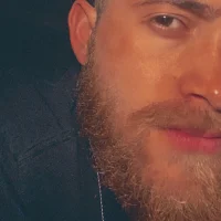 slidetounlock 的個人資料圖片