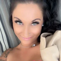 sneakysara এর প্রোফাইল ছবি