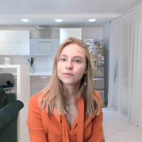 LeslieWebste's Profile Pic