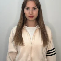 KellyHalle's Profile Pic