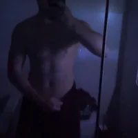 leon02HH's Profile Pic