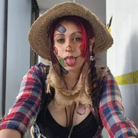 escarlataHH's Profile Pic