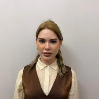 CharisPlume's Profile Pic