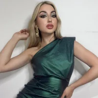 Amy_pinkk's Avatar Pic