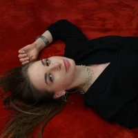 Rose_Desert's Profile Pic