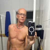 Roygbiv69's Avatar Photo