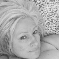 Curvy-Crystal's Profile Pic