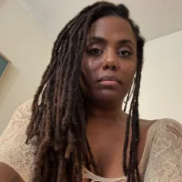 GigiMcFee's Avatar Pic