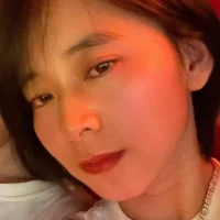 angle-baby Φωτ, Προφίλ