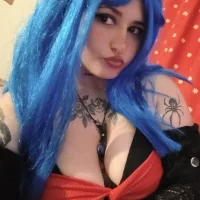 Slika avatara modela IenaBlue