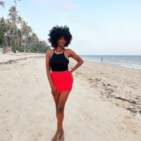 Eboness Φωτ, Προφίλ