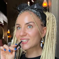 Vayselina's Profile Pic