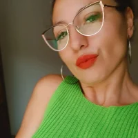 VelvetCarol's Profile Pic