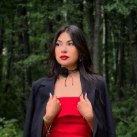 WandaBrookfield Φωτ, Προφίλ