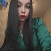 MaeHalloway's Profile Pic