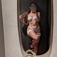 Slika avatara modela dutchesmee_x