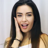 KarenHilli's Profile Pic