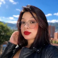Karlaliones69's Avatar Pic