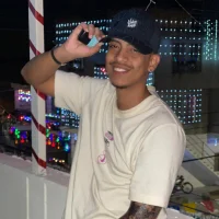 Angel_tremor's Profile Pic