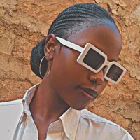 kinky_monita  的個人資料圖片